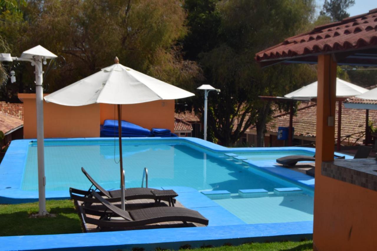 Country 2* Chapala